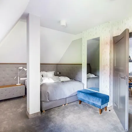 Lägenhetshotell Testa 4*